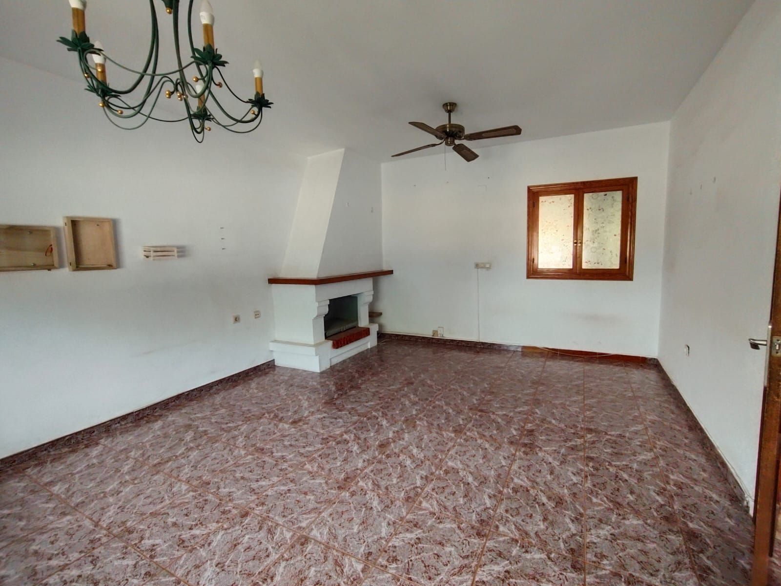 Sala d'estar de Casa adosada en venda en Canals