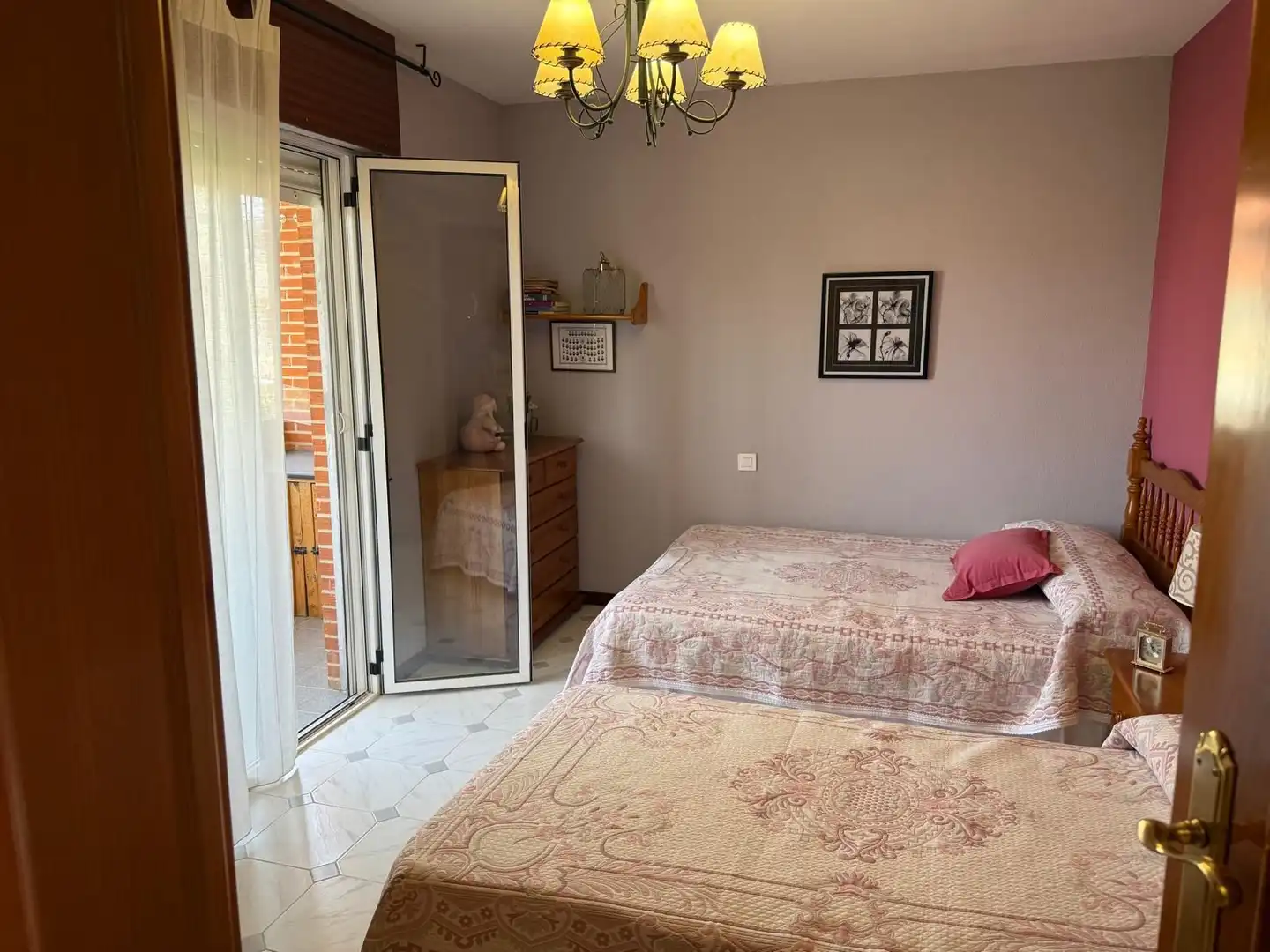 Habitación de Casa o chalet en venta en Valdestillas con Calefacción y Jardín privado