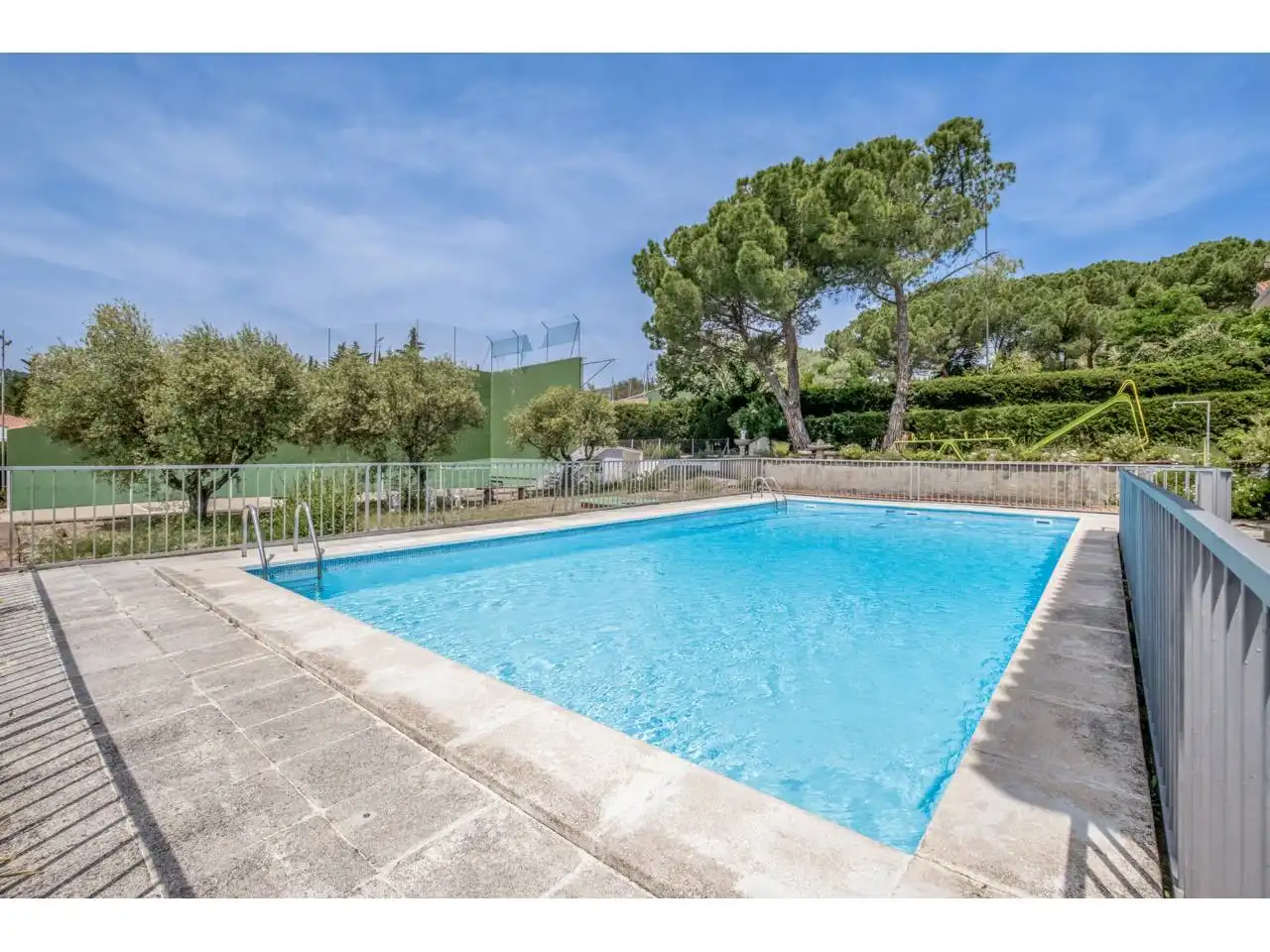 Schwimmbecken von Haus oder Chalet zum Verkauf in Matadepera mit Heizung, Privatgarten und Terrasse
