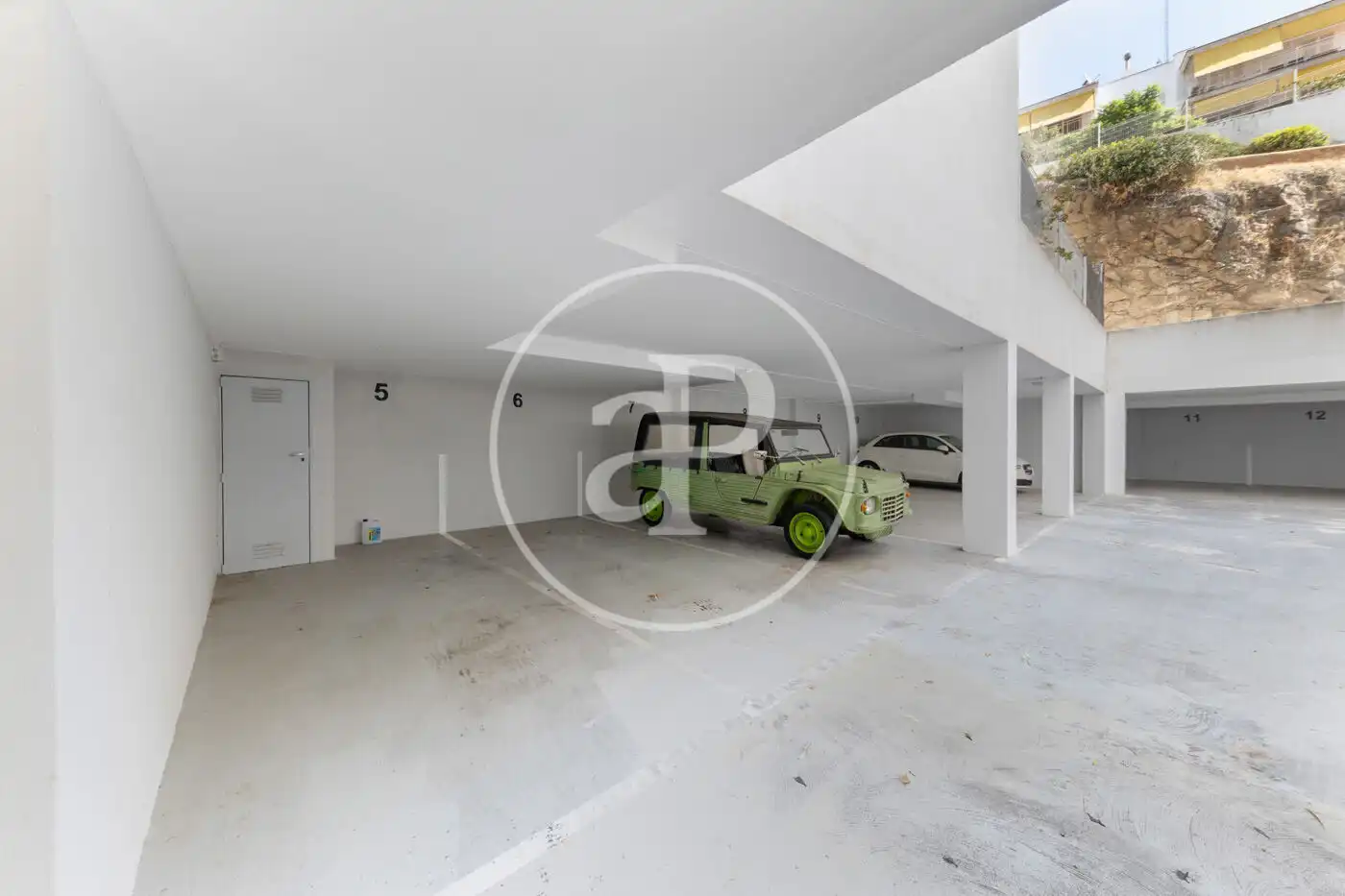 Parkplatz von Wohnung zur Miete in  Palma de Mallorca mit Klimaanlage, Heizung und Privatgarten