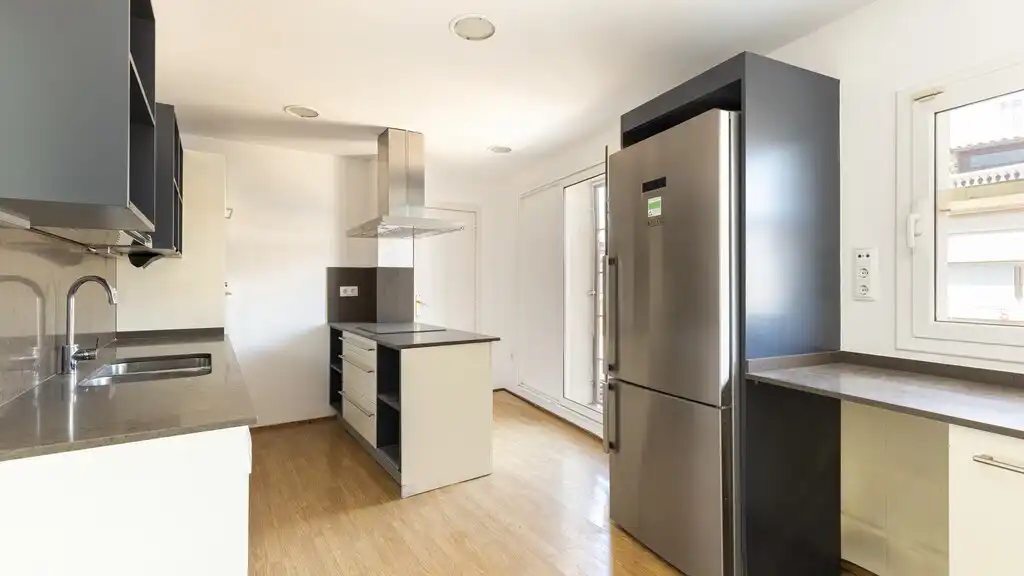 Kitchen of Apartments for sale in Barcelona  with Air Conditioner, Heating and Parquet flooring