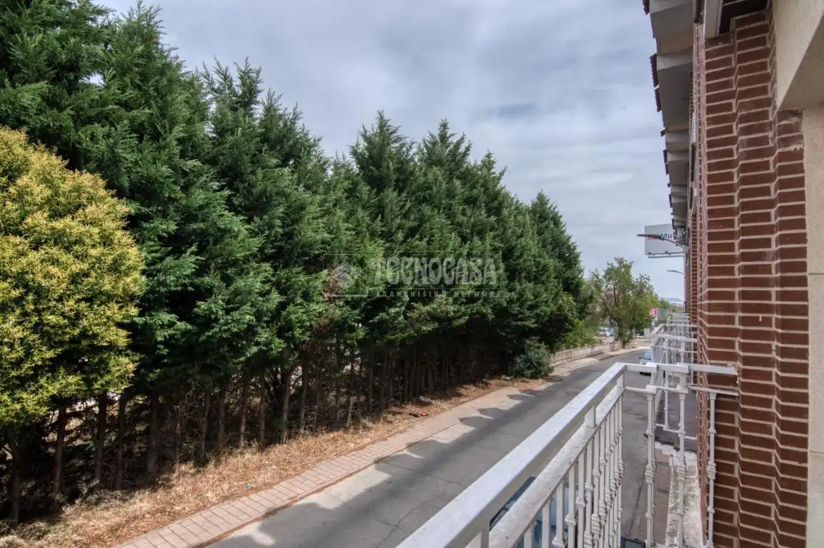 Terraza de Casa adosada en venta en Valladolid con Calefacción, Parquet y Balcón