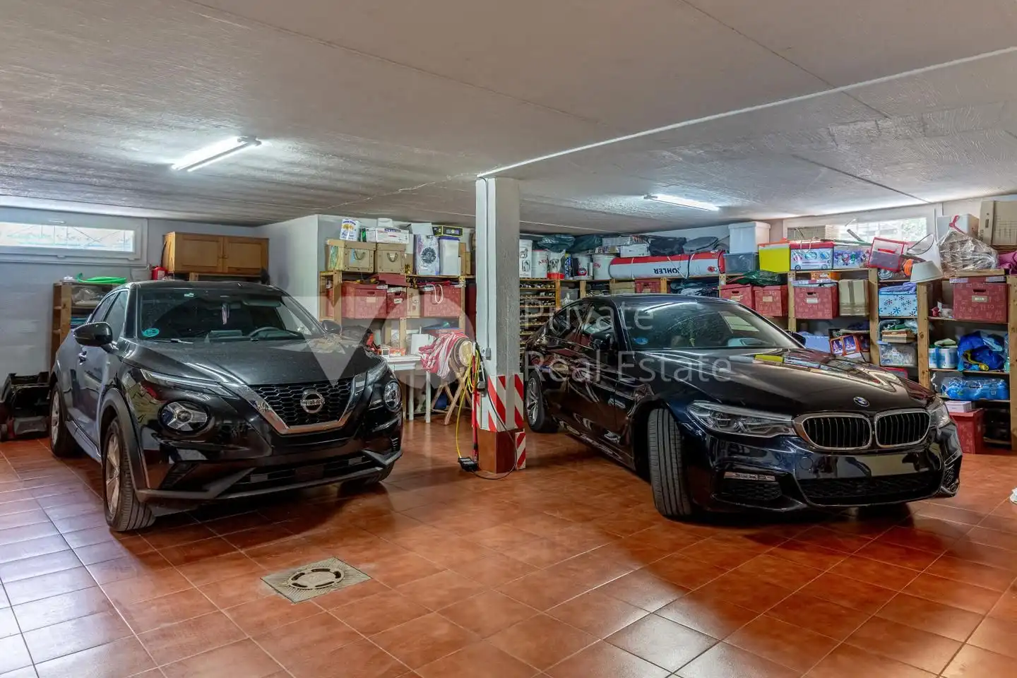 Parking de Casa adosada en venta en Villanueva de la Cañada con Aire acondicionado, Calefacción y Jardín privado