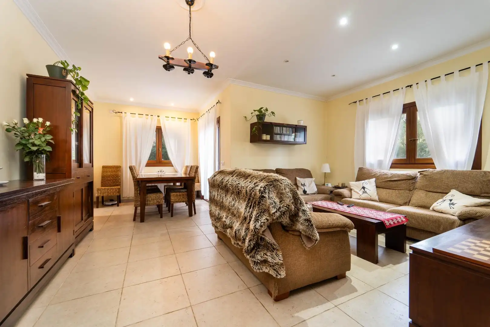 Sala d'estar de Casa o xalet en venda en Alcúdia amb Aire condicionat, Calefacció i Jardí privat