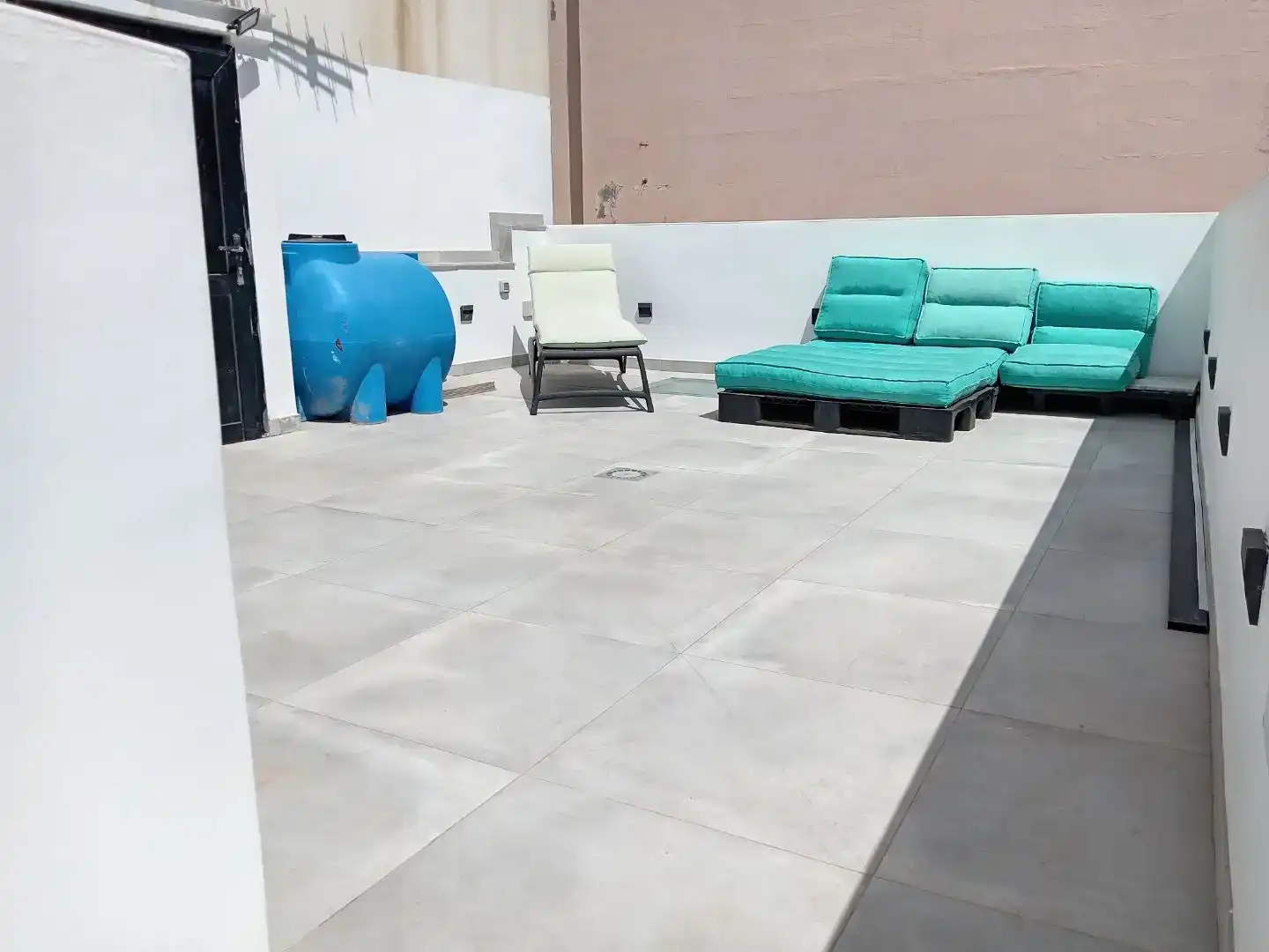 Terrassa de Casa adosada en venda en Las Palmas de Gran Canaria amb Jardí privat, Piscina i Moblat