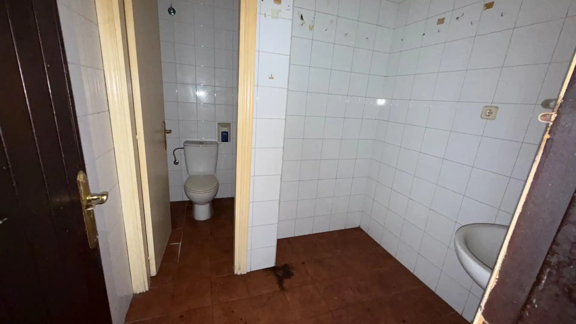 Bathroom of Commercial properties for sale in Corvera de Asturias