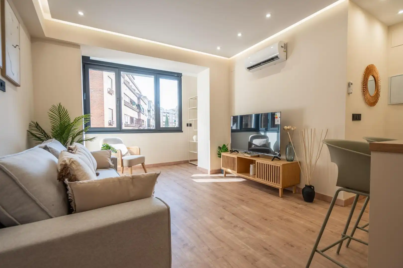 Sala de estar de Piso en venta en Granada con Aire acondicionado, Calefacción y Amueblado