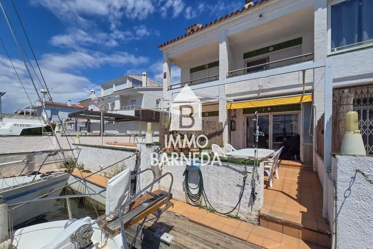 Vista exterior de Casa o chalet en venta en Roses con Terraza y Balcón