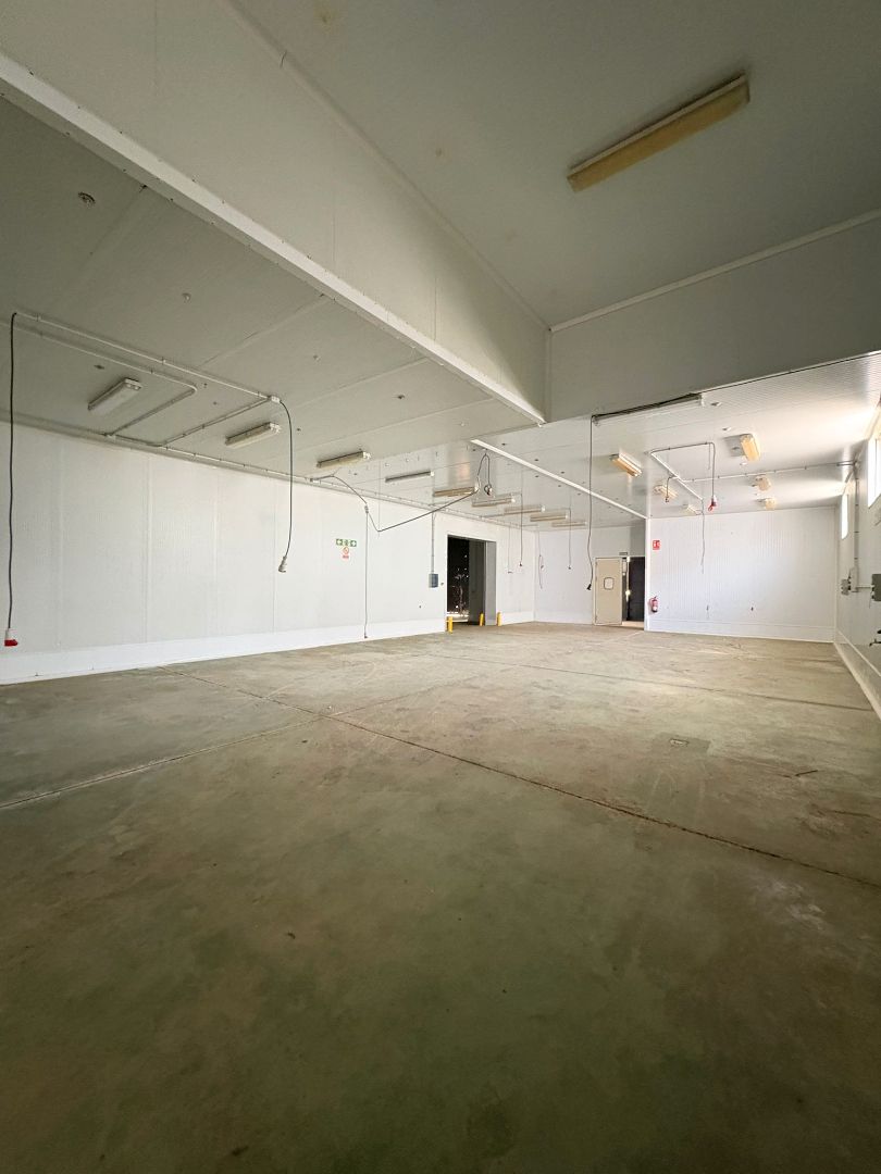 Nau industrial en venda en Carmona amb Calefacció