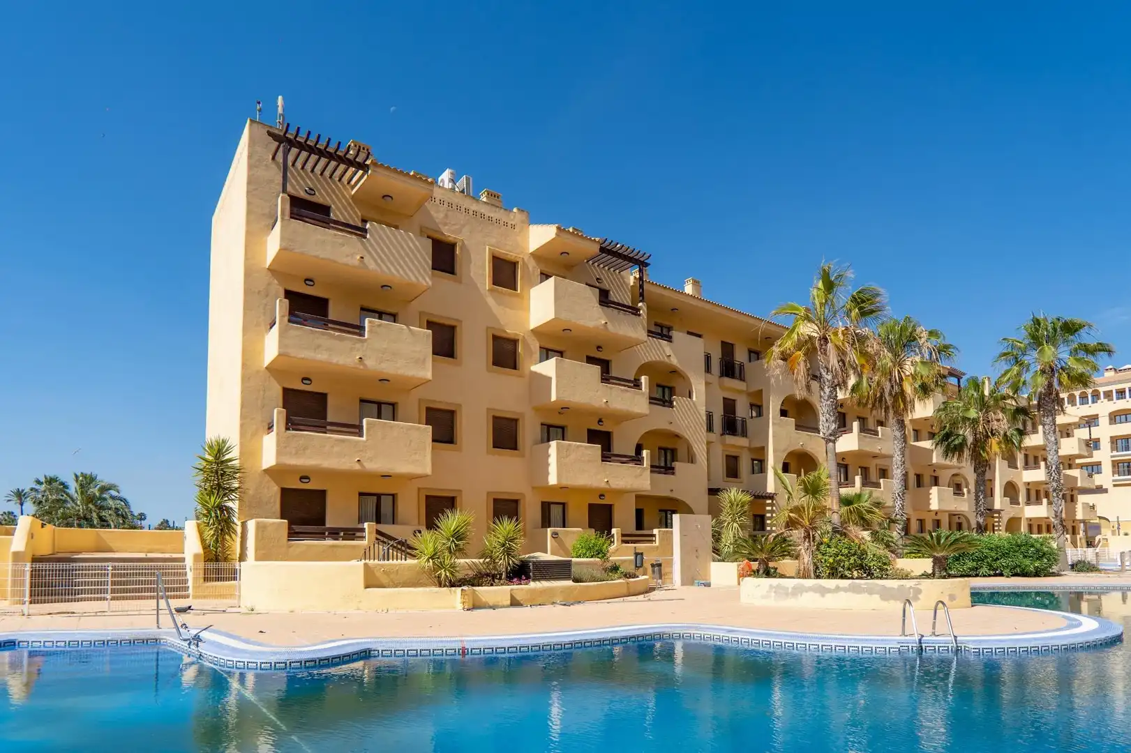 Vista exterior de Apartamento en venta en Los Alcázares con Aire acondicionado, Calefacción y Terraza