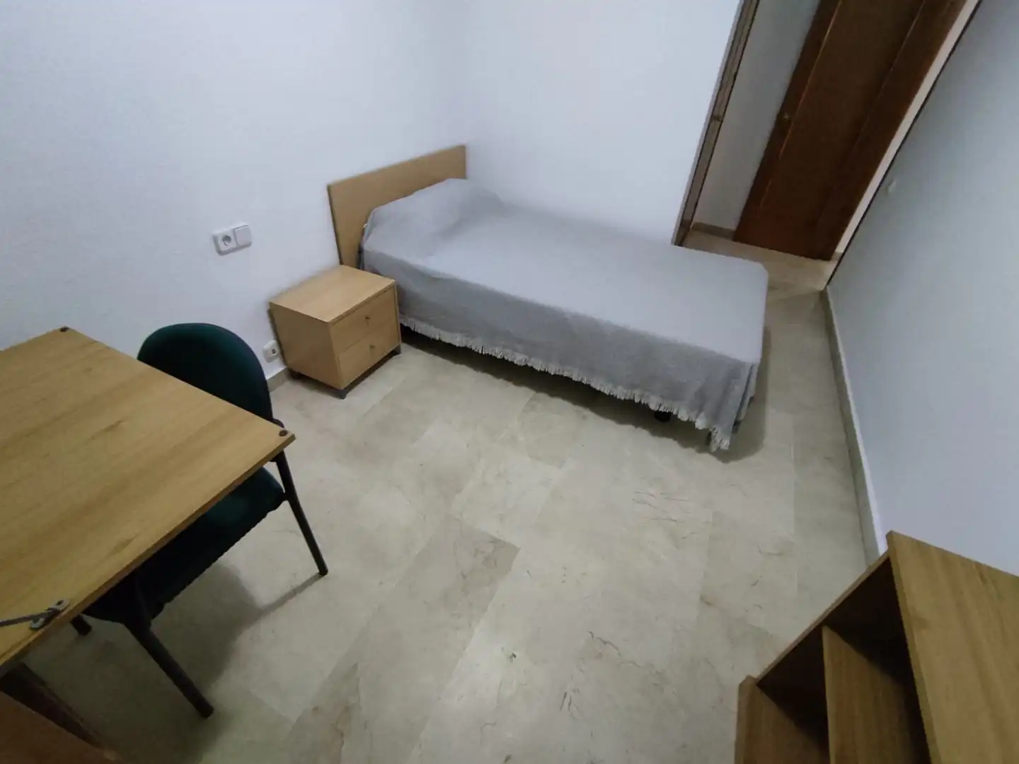 Bedroom of Flat for rent in Algeciras  with Air Conditioner, Furnished and Pets allowed