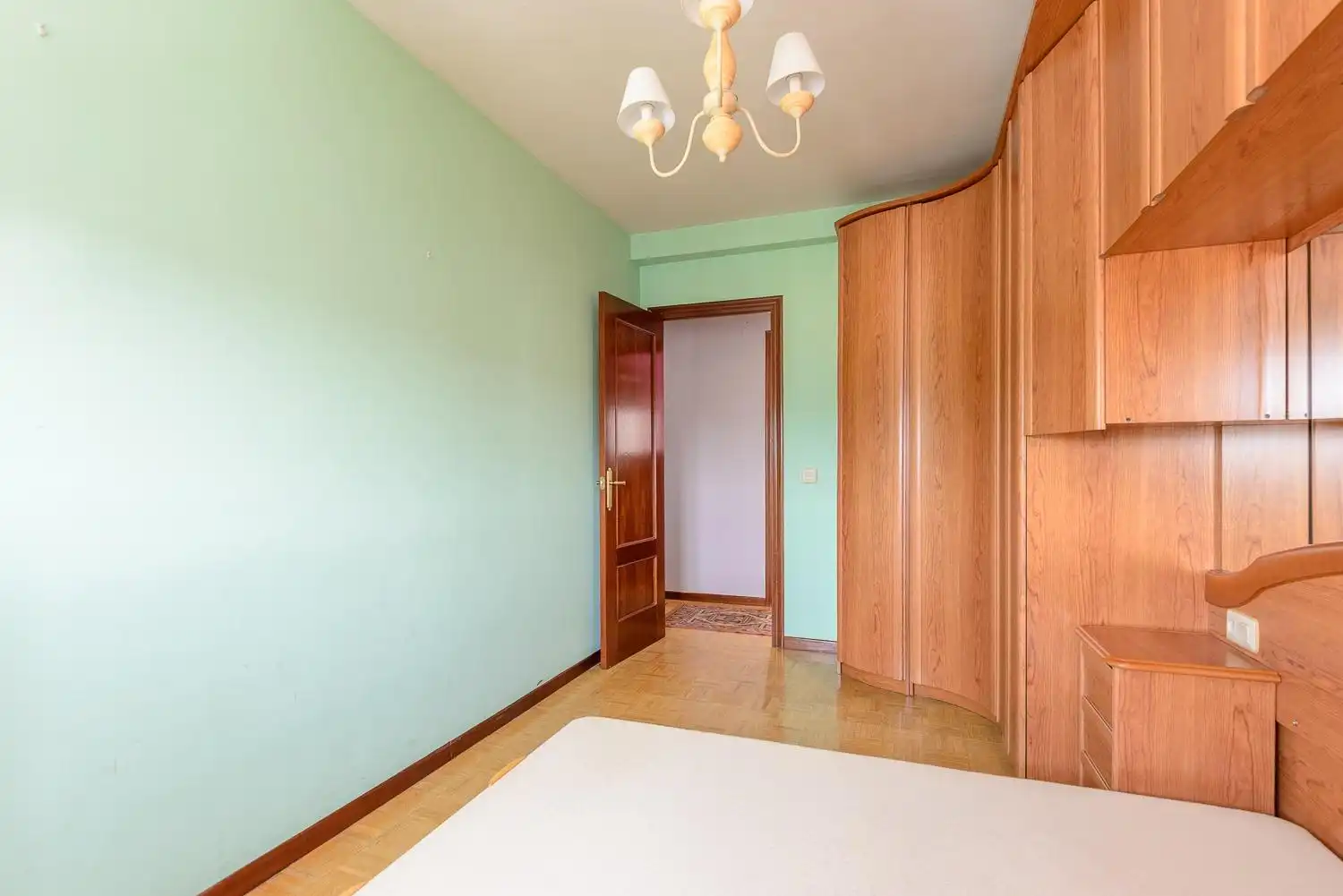 Habitación de Piso en venta en Siero con Calefacción, Trastero y Amueblado