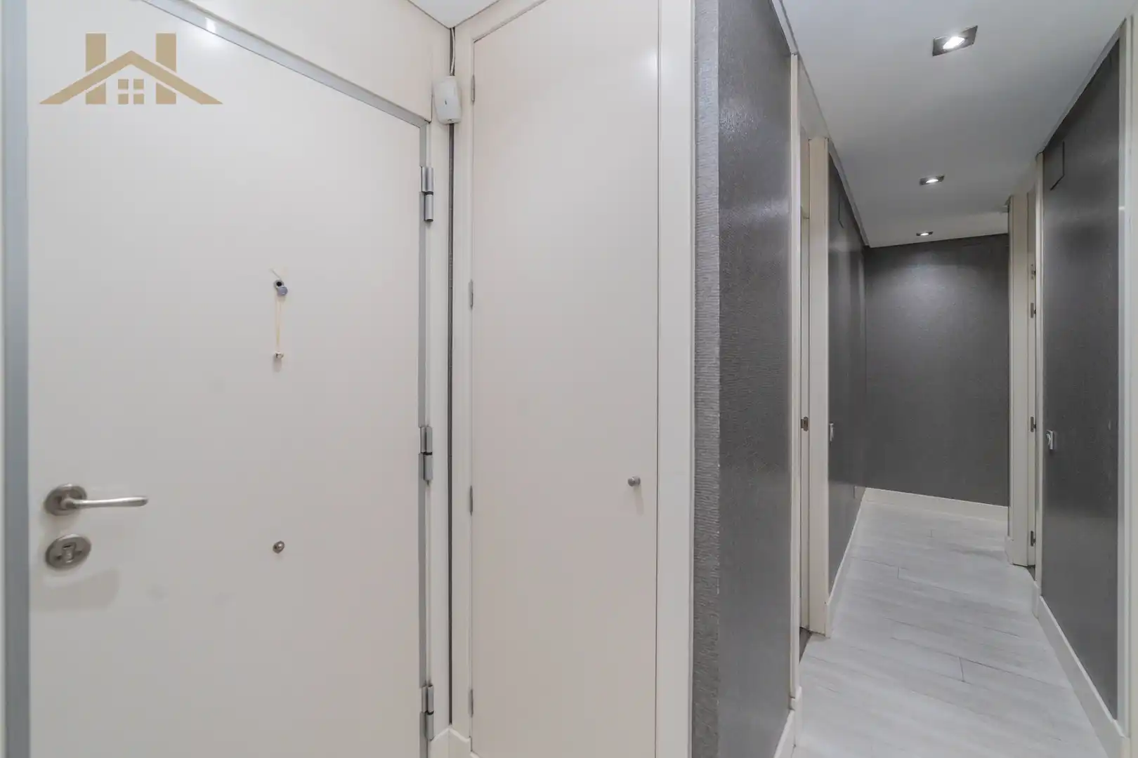 Flat with pool for sale in Calle de Hospital de Órbigo 6, imagen 9
