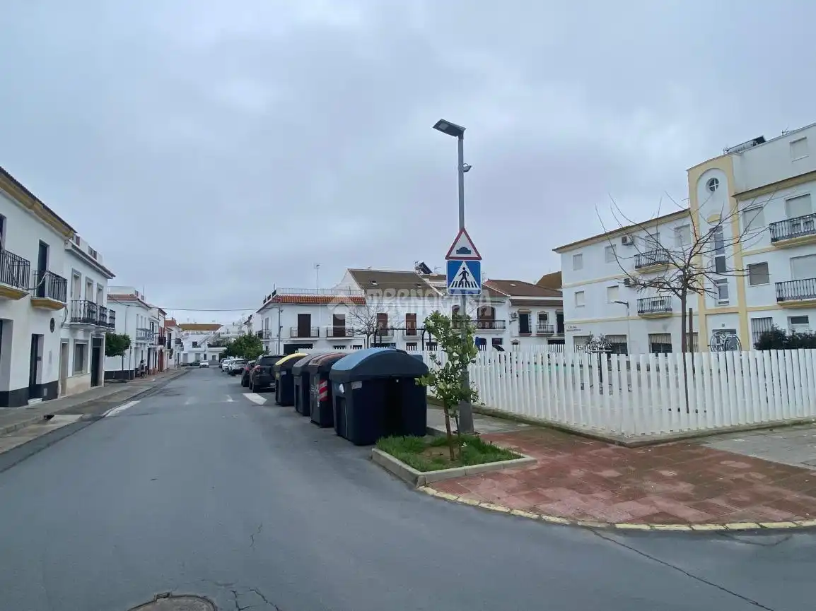 Vista exterior de Pis en venda en Moguer amb Aire condicionat i Balcó