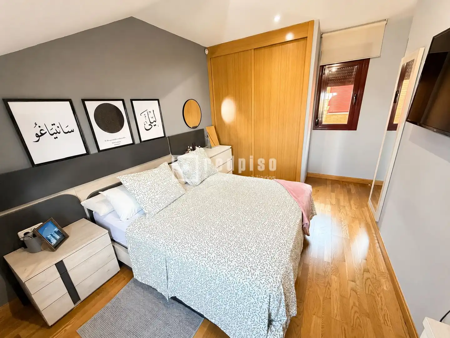 Bedroom of Attic for sale in Alovera  with Air Conditioner, Heating and Parquet flooring