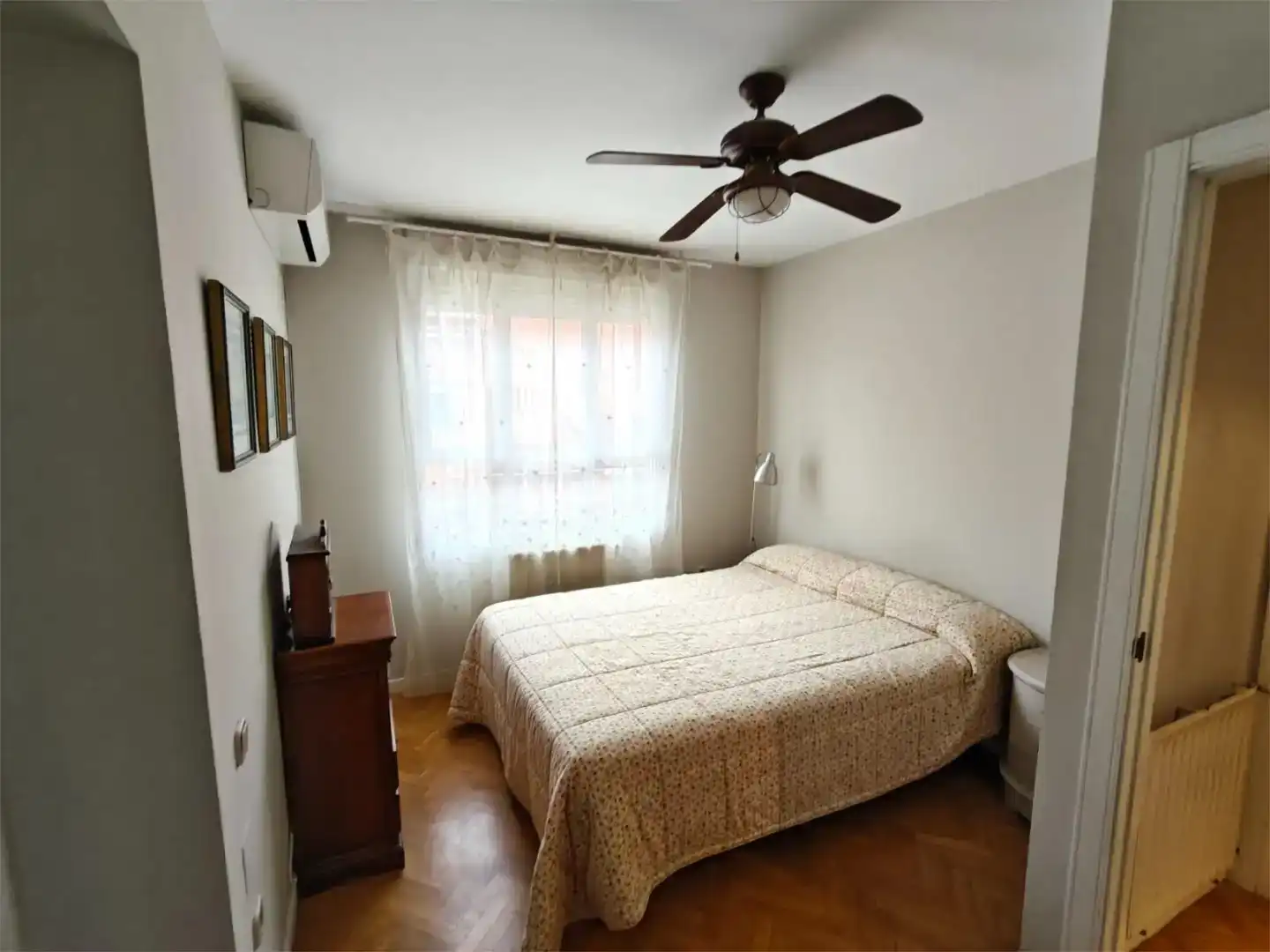 Dormitori de Casa adosada en venda en  Madrid Capital amb Aire condicionat