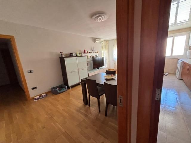 Living room of Flat for sale in Pineda de Mar  with Air Conditioner, Heating and Parquet flooring