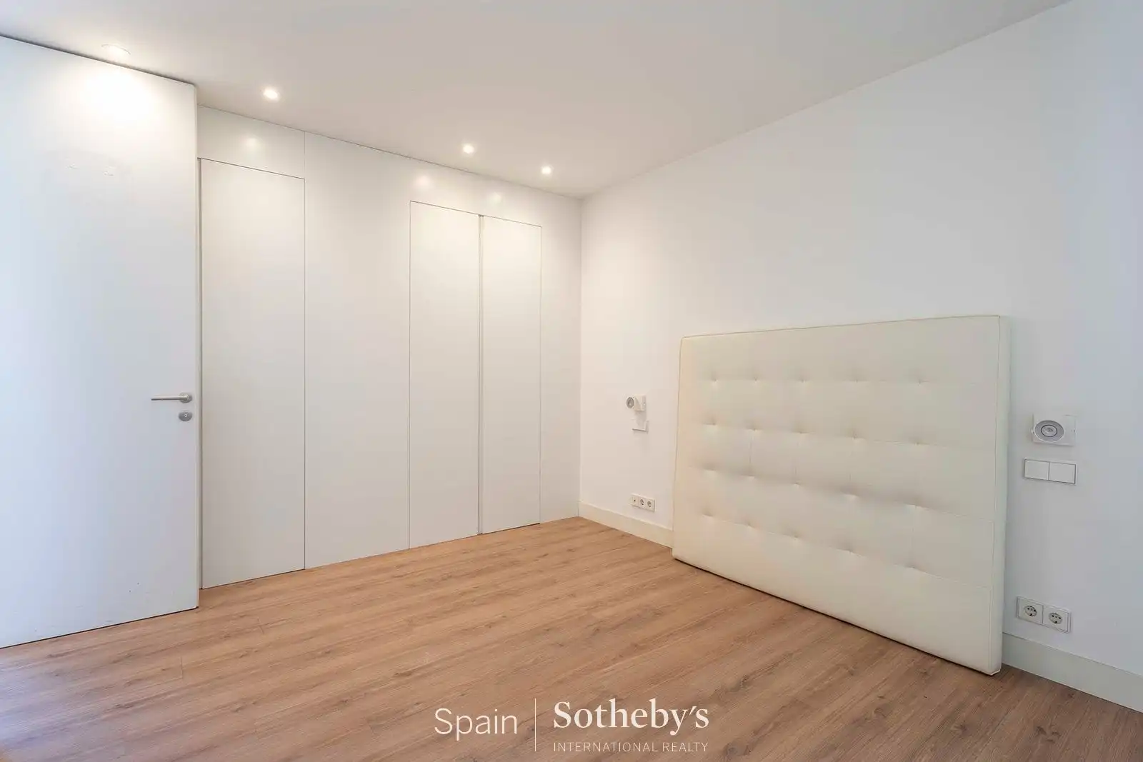Bedroom of Attic for sale in Madrid  with Air Conditioner, Heating and Terrace
