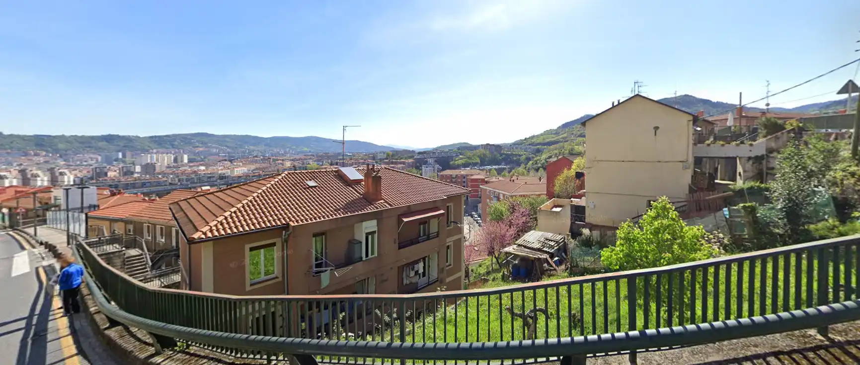Vista exterior de Local en venda en Bilbao 