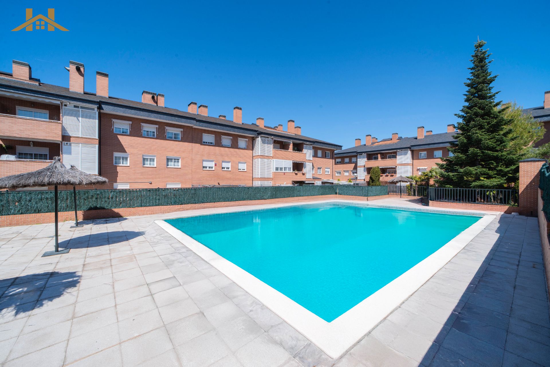 Swimming pool of Flat for sale in Las Rozas de Madrid