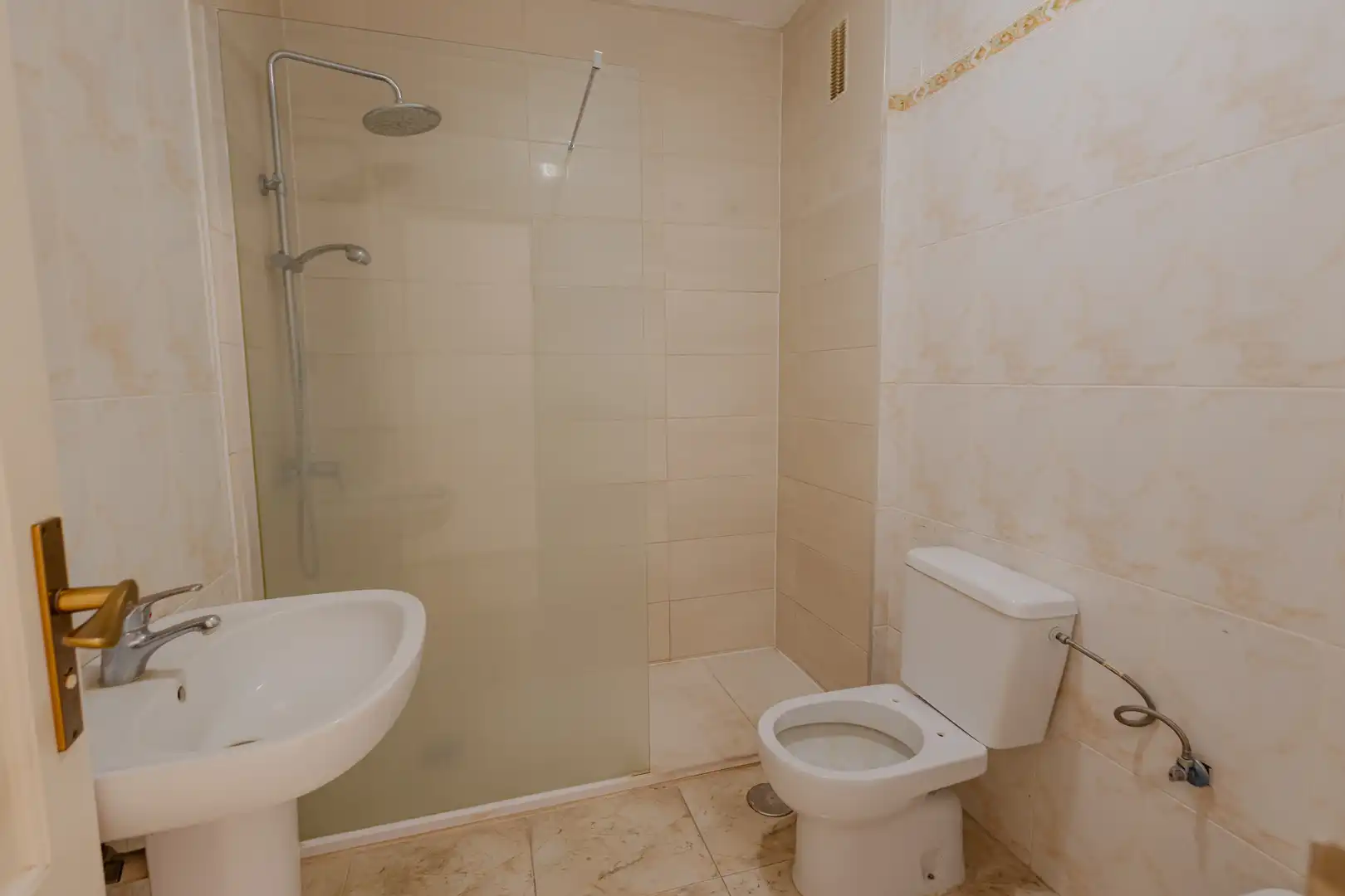 Baño de Piso en venta en La Camella