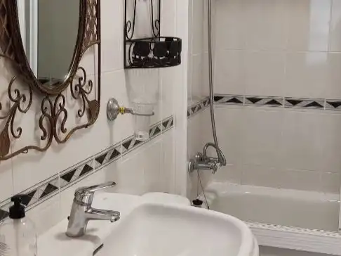 Bany de Pis de lloguer en Puertollano amb Calefacció, Terrassa i Moblat