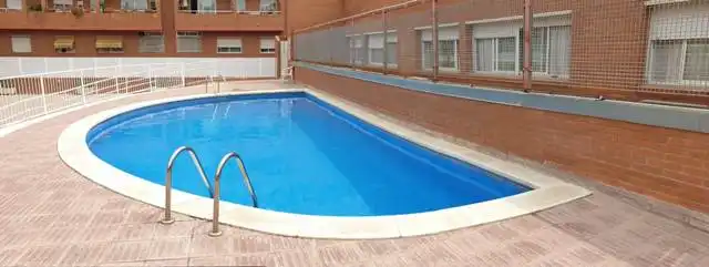 Piscina de Piso en venta en Sant Joan Despí con Aire acondicionado, Calefacción y Parquet