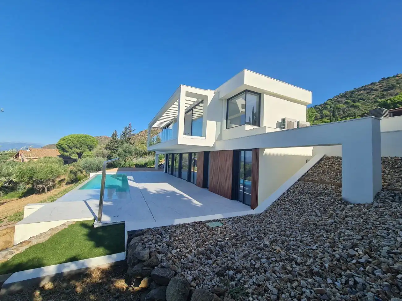 Vista exterior de Casa o xalet en venda en Pau amb Aire condicionat, Terrassa i Piscina