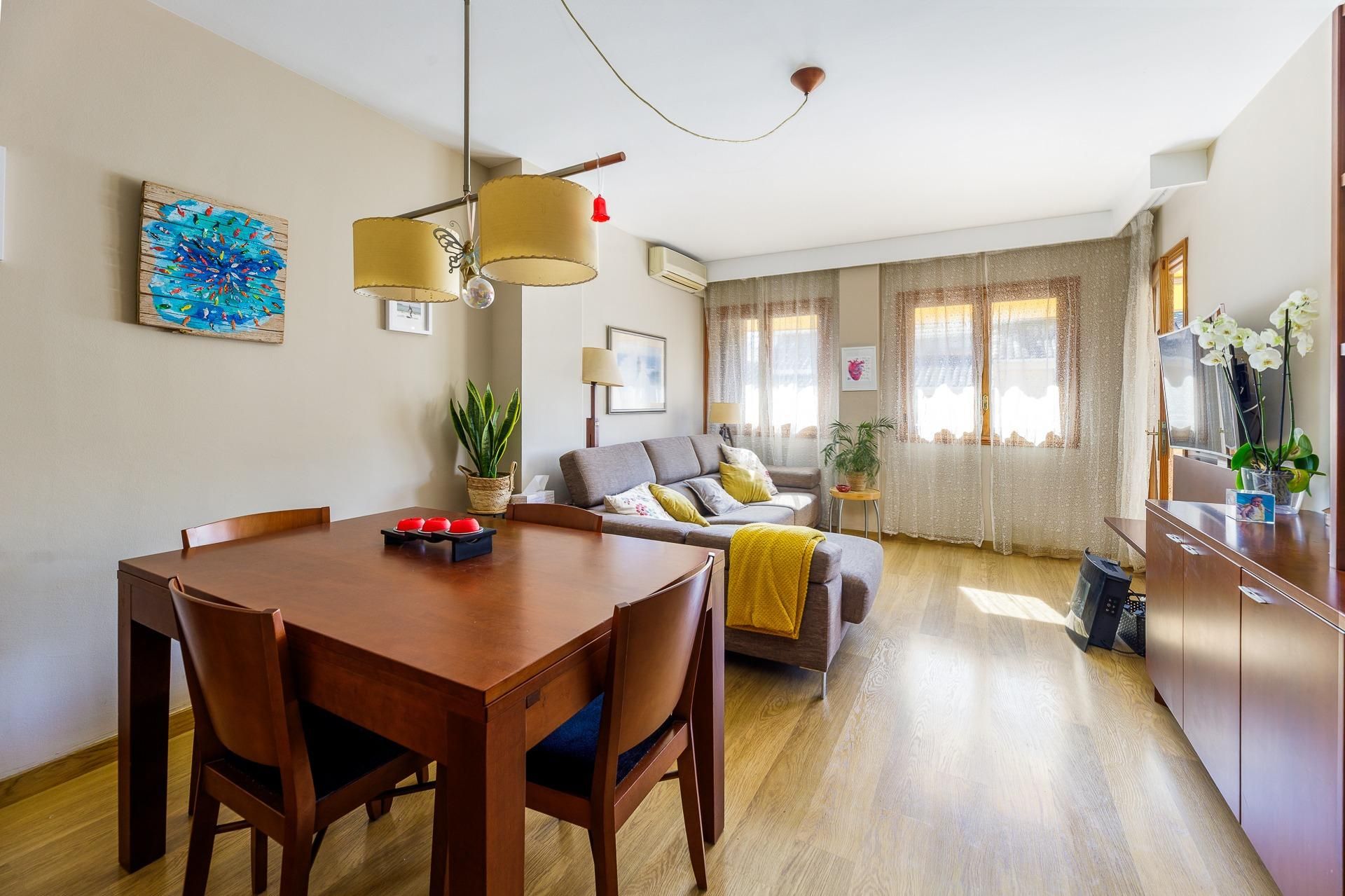 Sala d'estar de Pis en venda en  Palma de Mallorca amb Aire condicionat, Parquet i Balcó