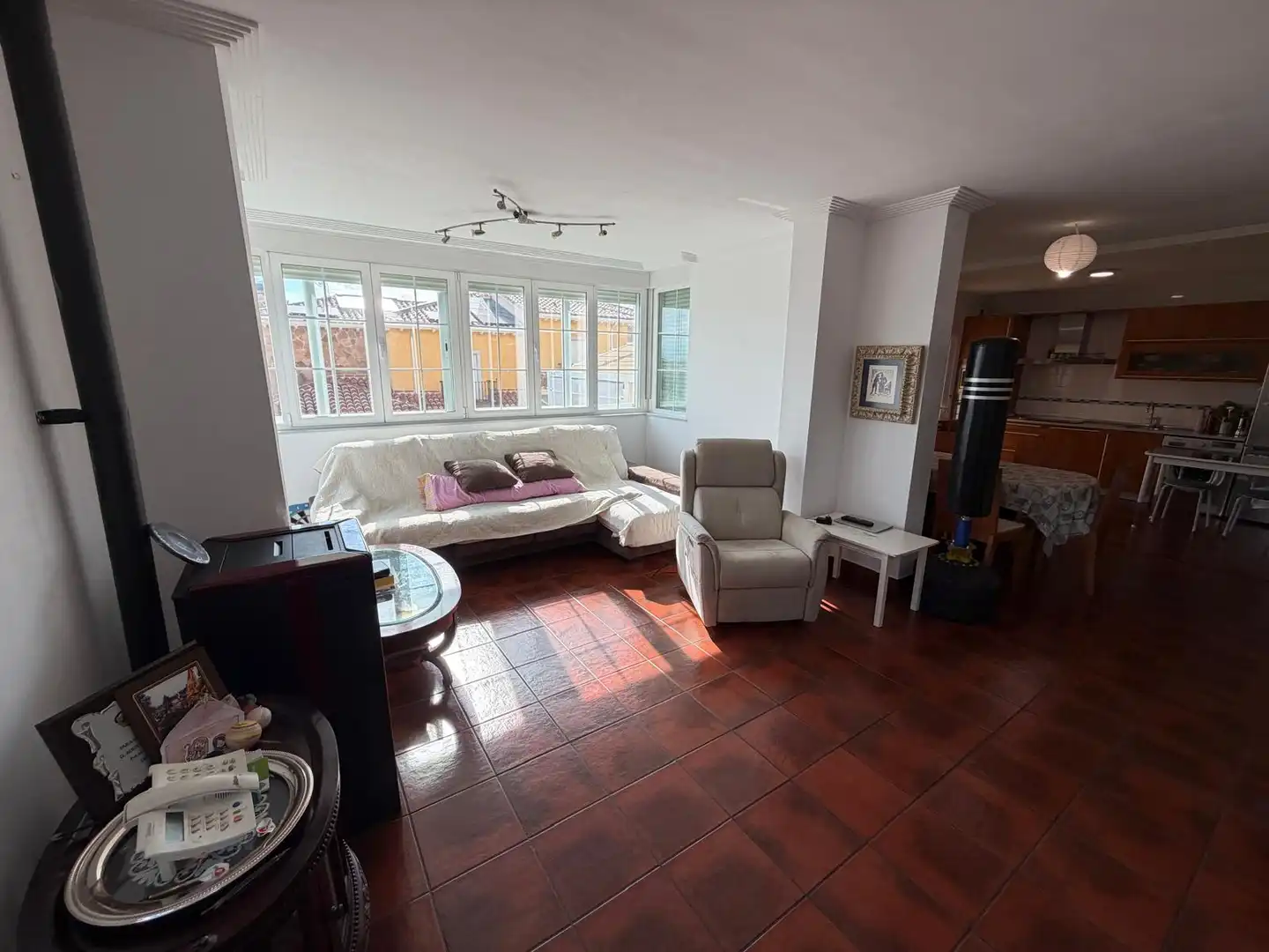 Sala d'estar de Casa adosada en venda en Ávila amb Calefacció i Jardí privat