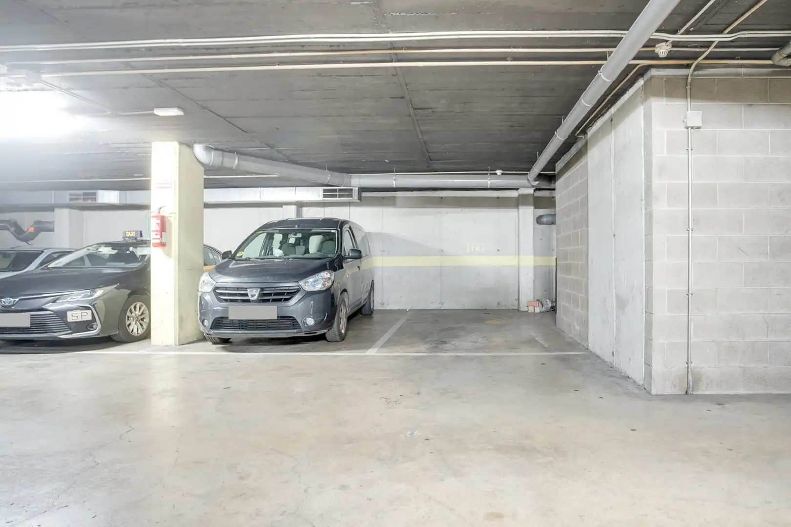 Parking de Piso en venta en Sant Adrià de Besòs con Calefacción y Balcón