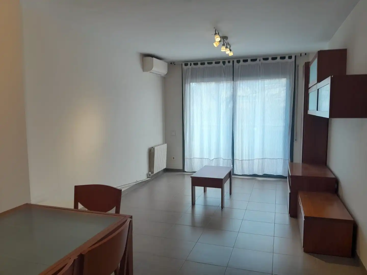 Sala d'estar de Pis en venda en Montcada i Reixac amb Aire condicionat, Calefacció i Moblat