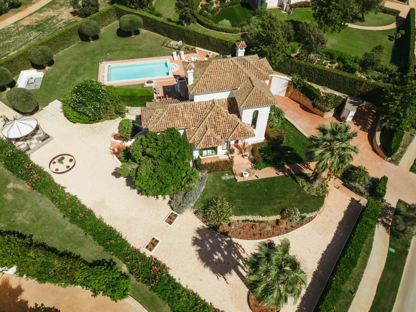 Villa con piscina in vendita a Calle c. de los olivos, imagen 2