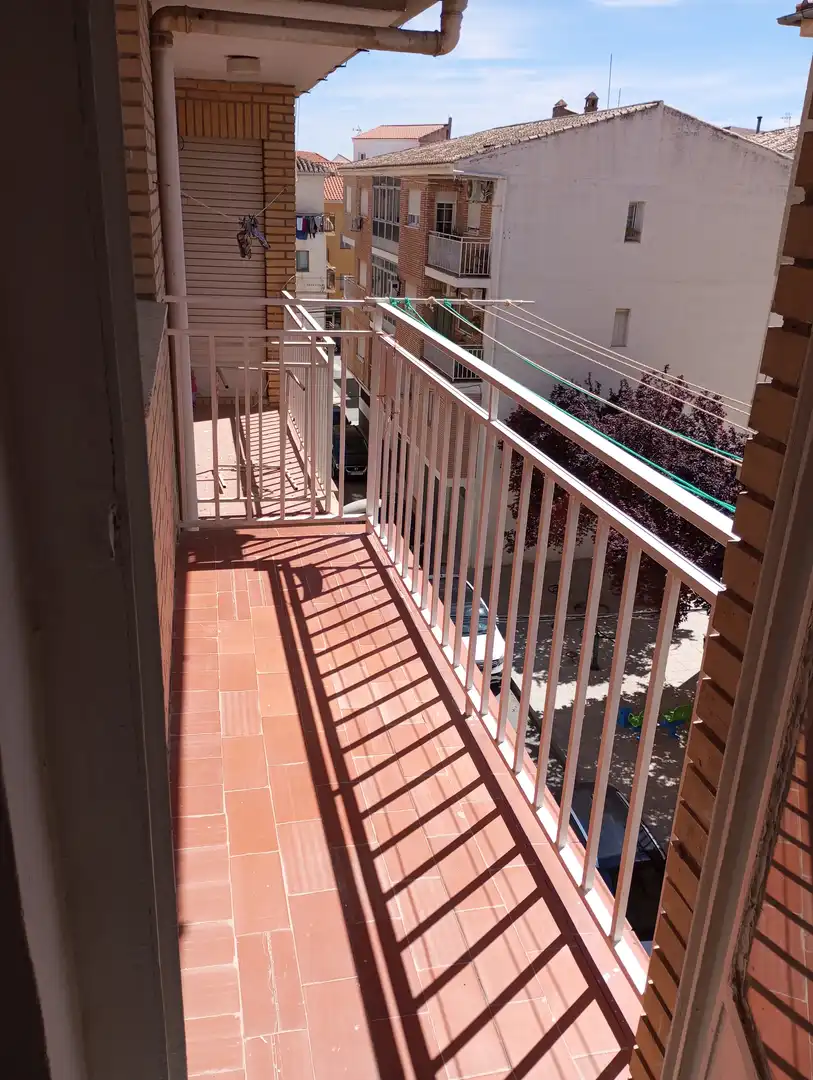 Terrassa de Pis en venda en Baza amb Moblat i Balcó
