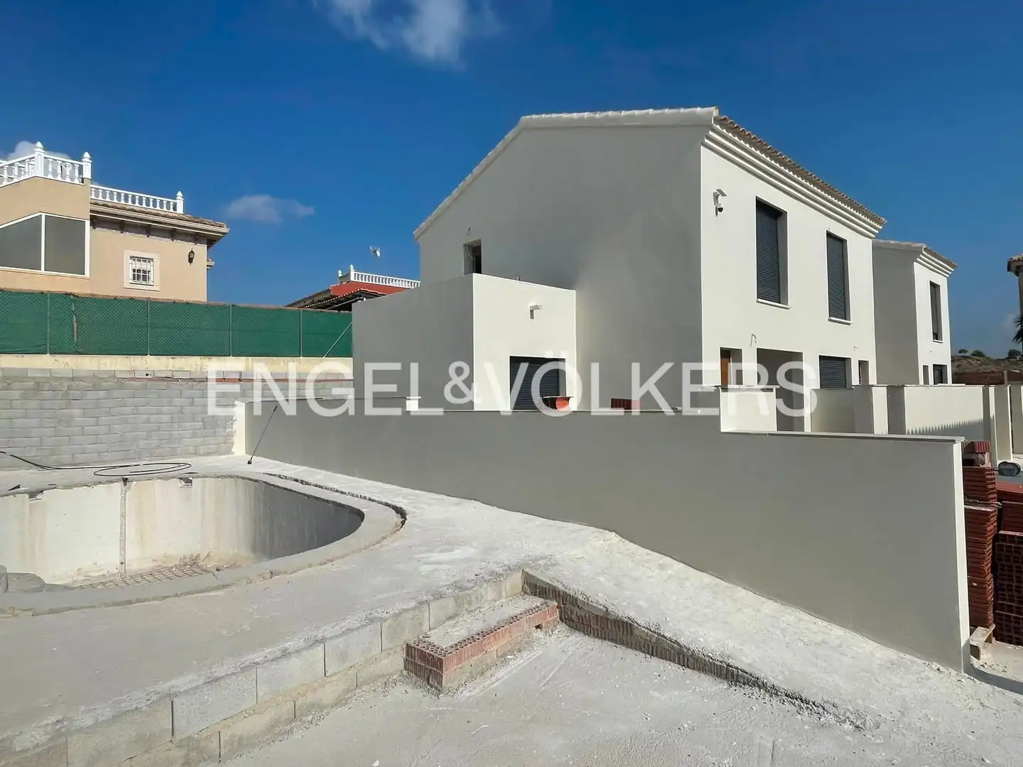 Vista exterior de Casa adosada en venda en Bigastro amb Aire condicionat, Calefacció i Jardí privat