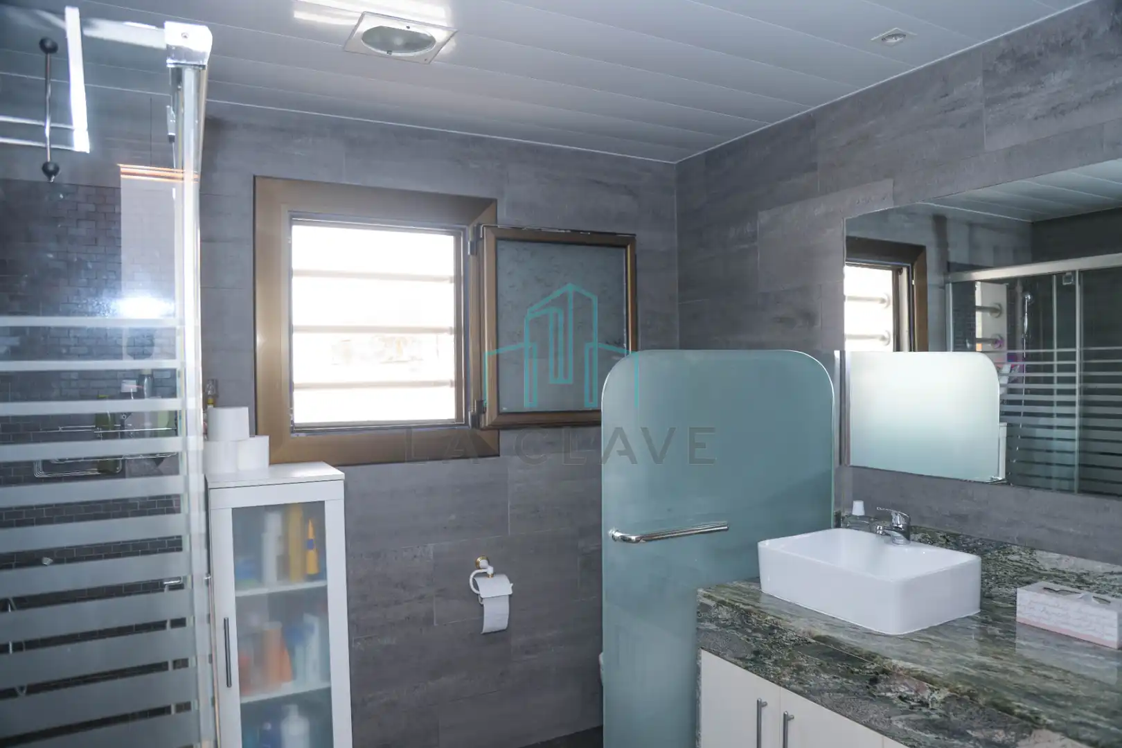 Baño de Casa o chalet en venta en Lliçà d'Amunt con Aire acondicionado, Calefacción y Jardín privado
