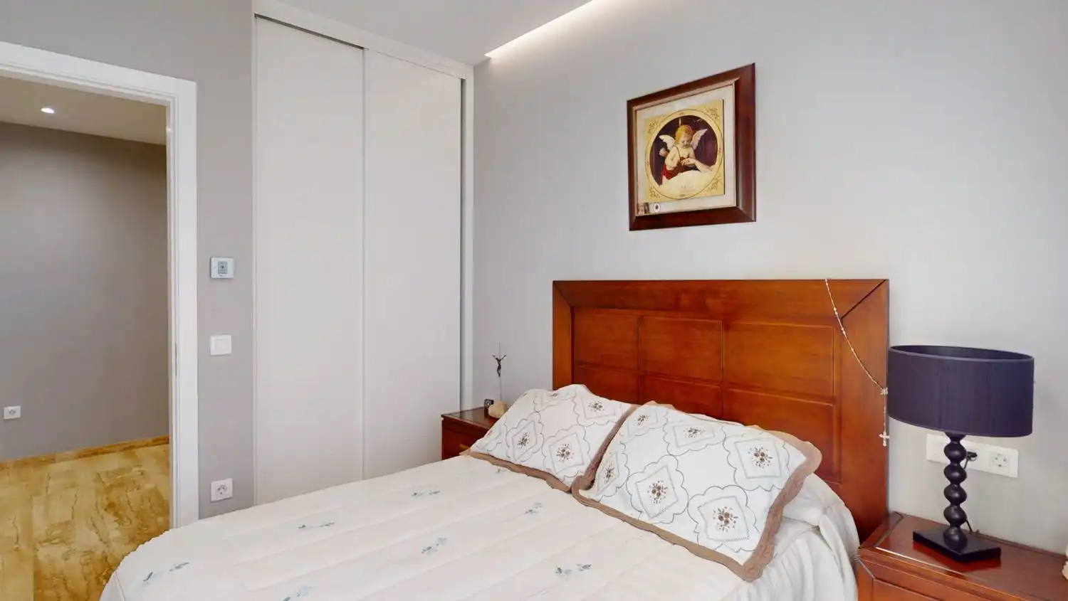 Habitación de Piso en venta en Sevilla con Aire acondicionado y Calefacción