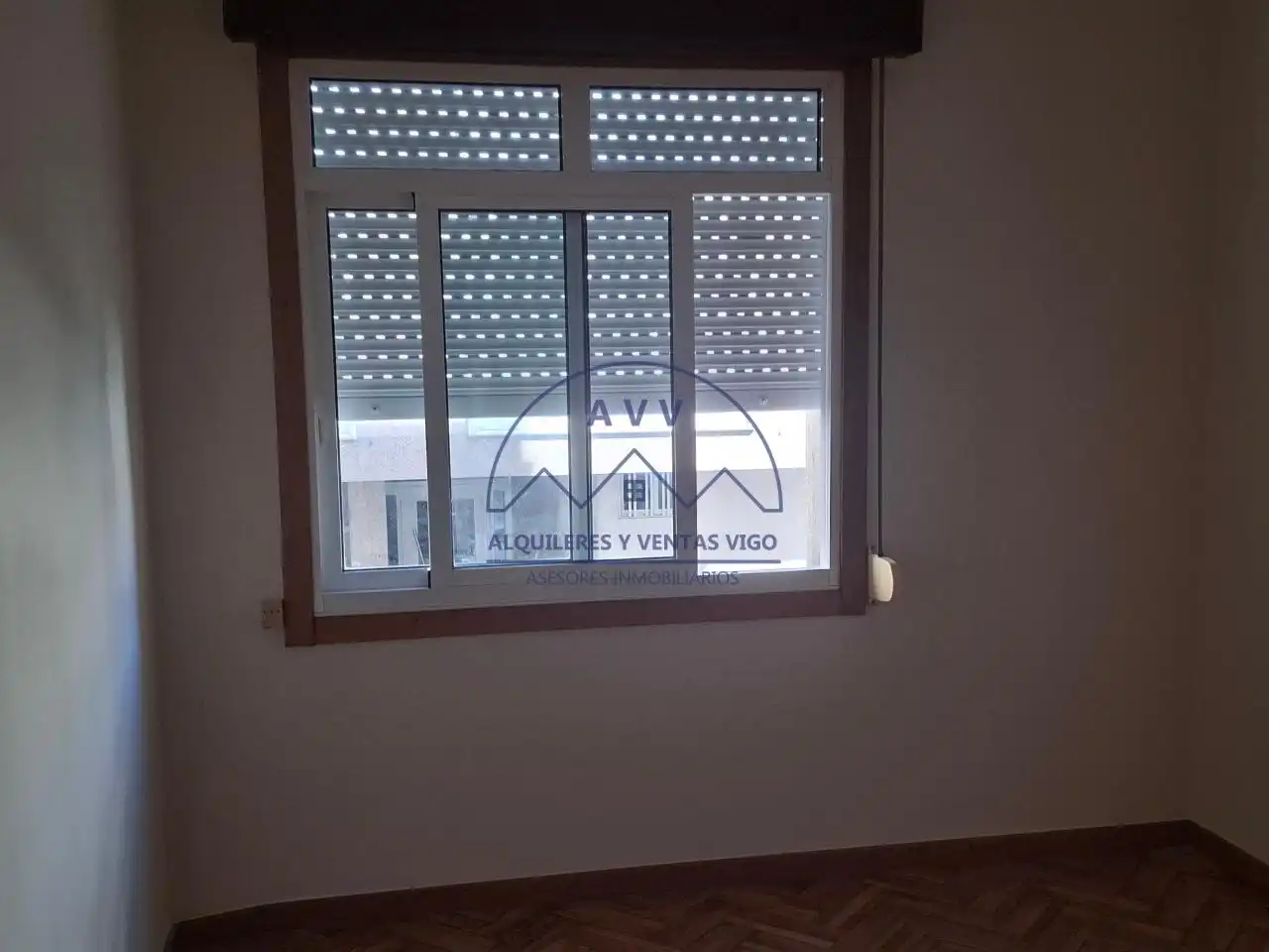 Balcony of Flat for rent in Vigo   with Parquet flooring