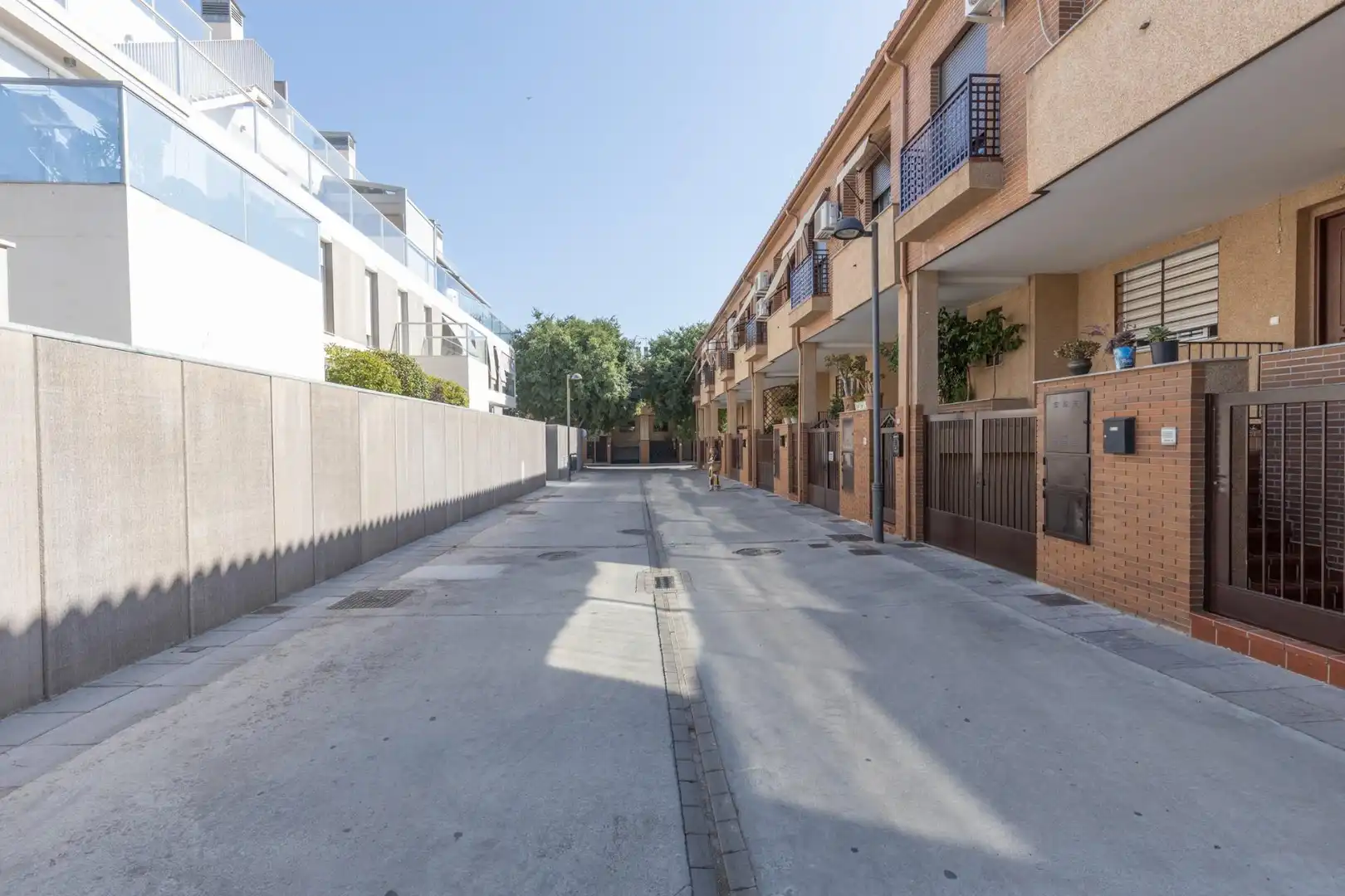 Vista exterior de Casa adosada en venda en Armilla amb Calefacció
