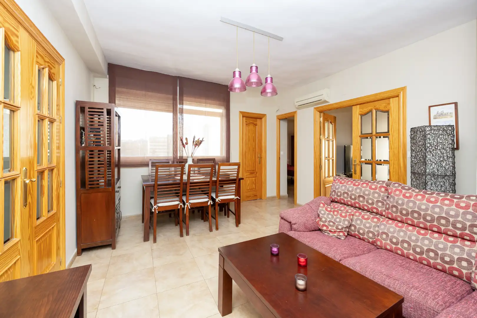 Living room of Flat for rent in Granada  with Air Conditioner, Furnished and Washing machine