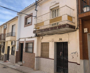 Vista exterior de Casa o xalet en venda en Linares amb Terrassa