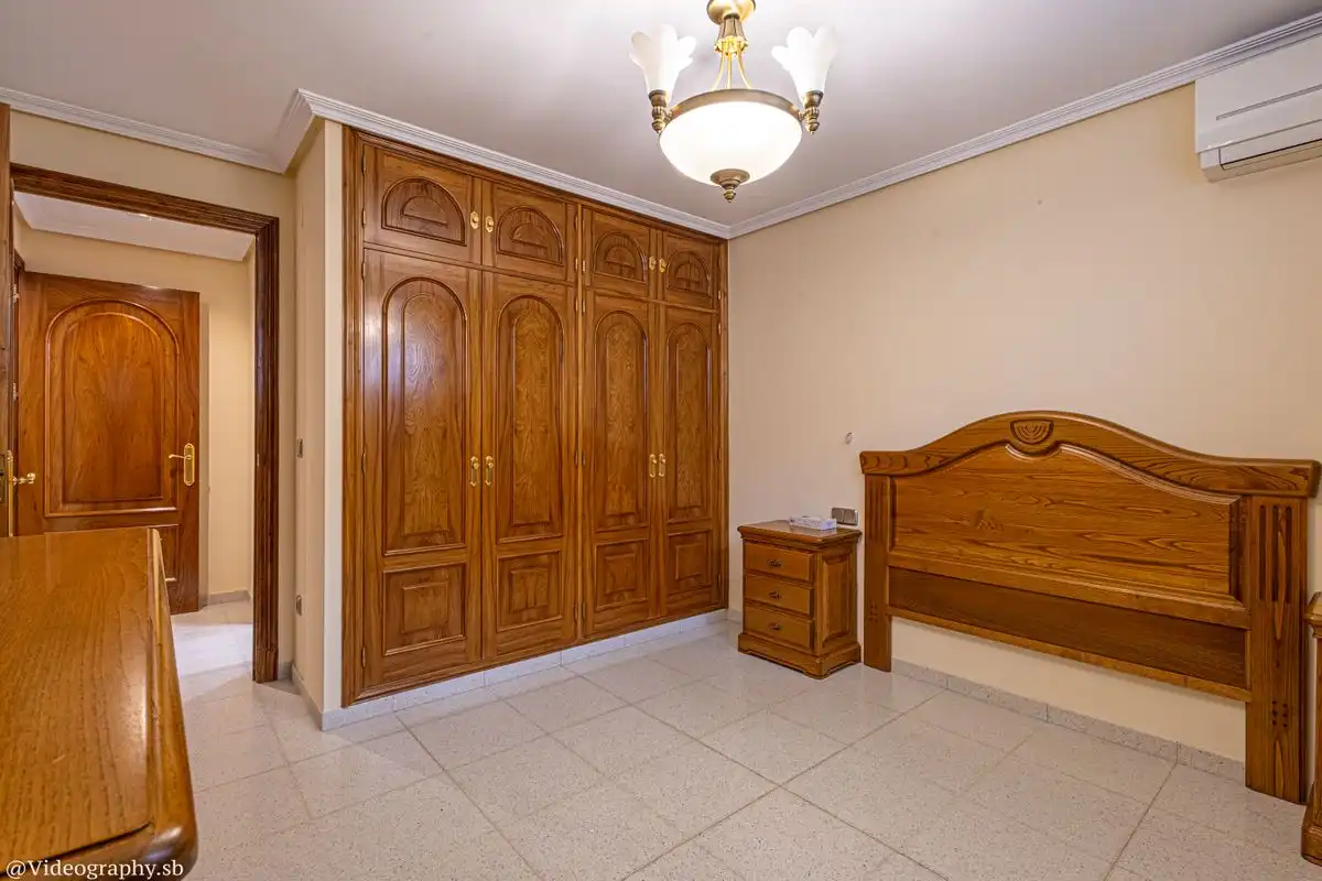 Habitación de Casa o chalet en venta en Alcalá de Henares con Aire acondicionado, Calefacción y Jardín privado