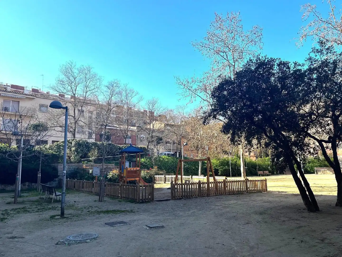 Vista exterior de Pis en venda en Montcada i Reixac amb Terrassa