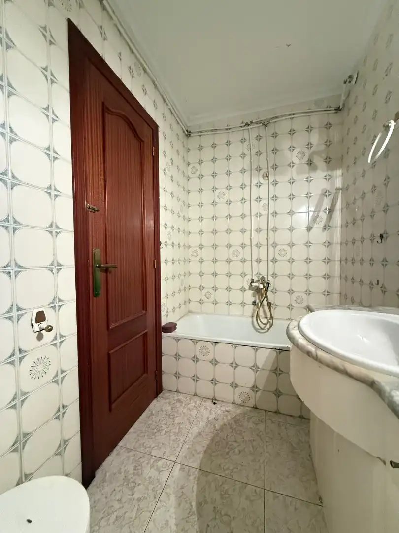 Bathroom of Flat for sale in Plasencia  with Furnished, Oven and Washing machine