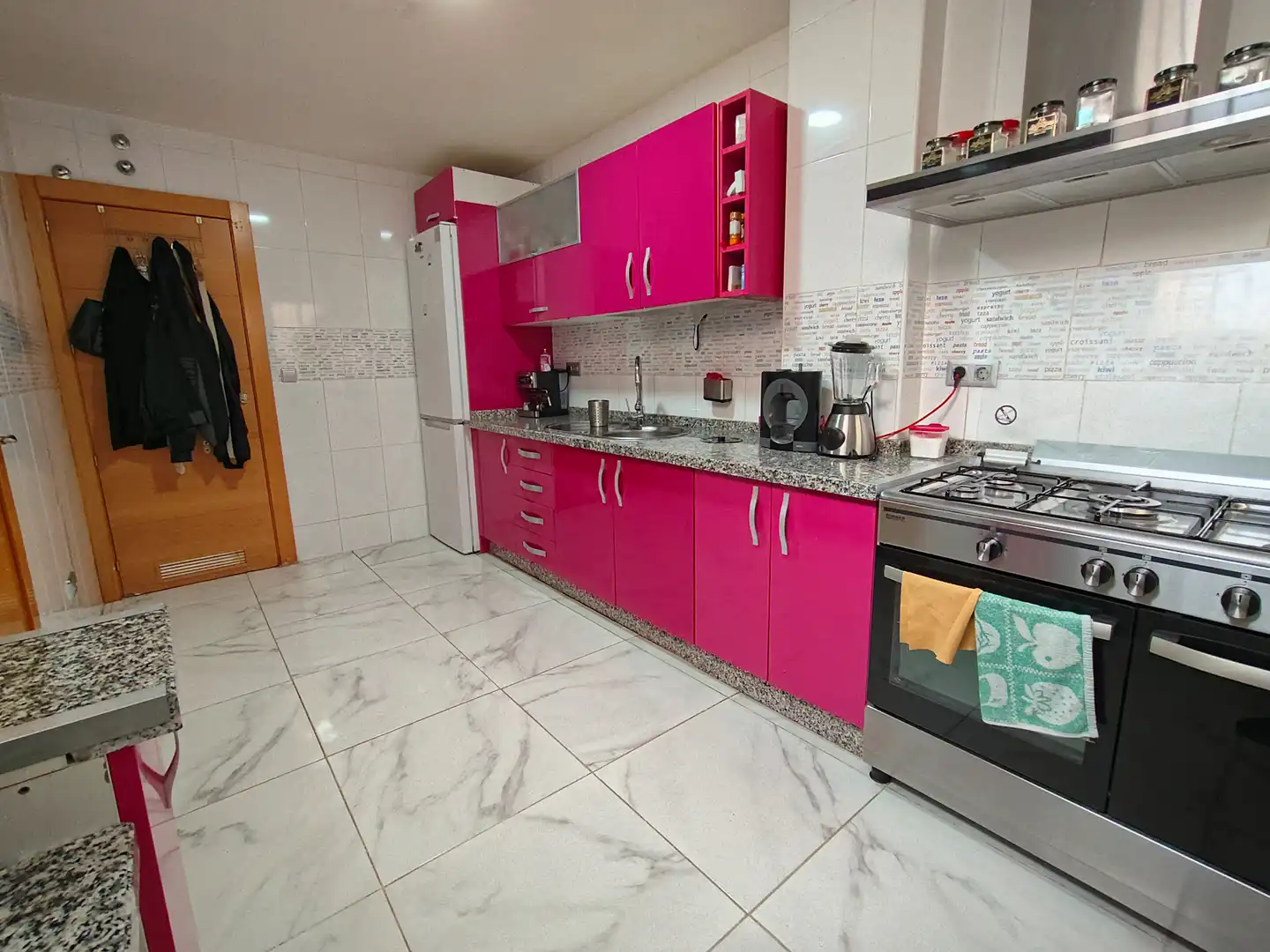 Cocina de Casa adosada en venta en Alhendín con Aire acondicionado, Amueblado y Balcón