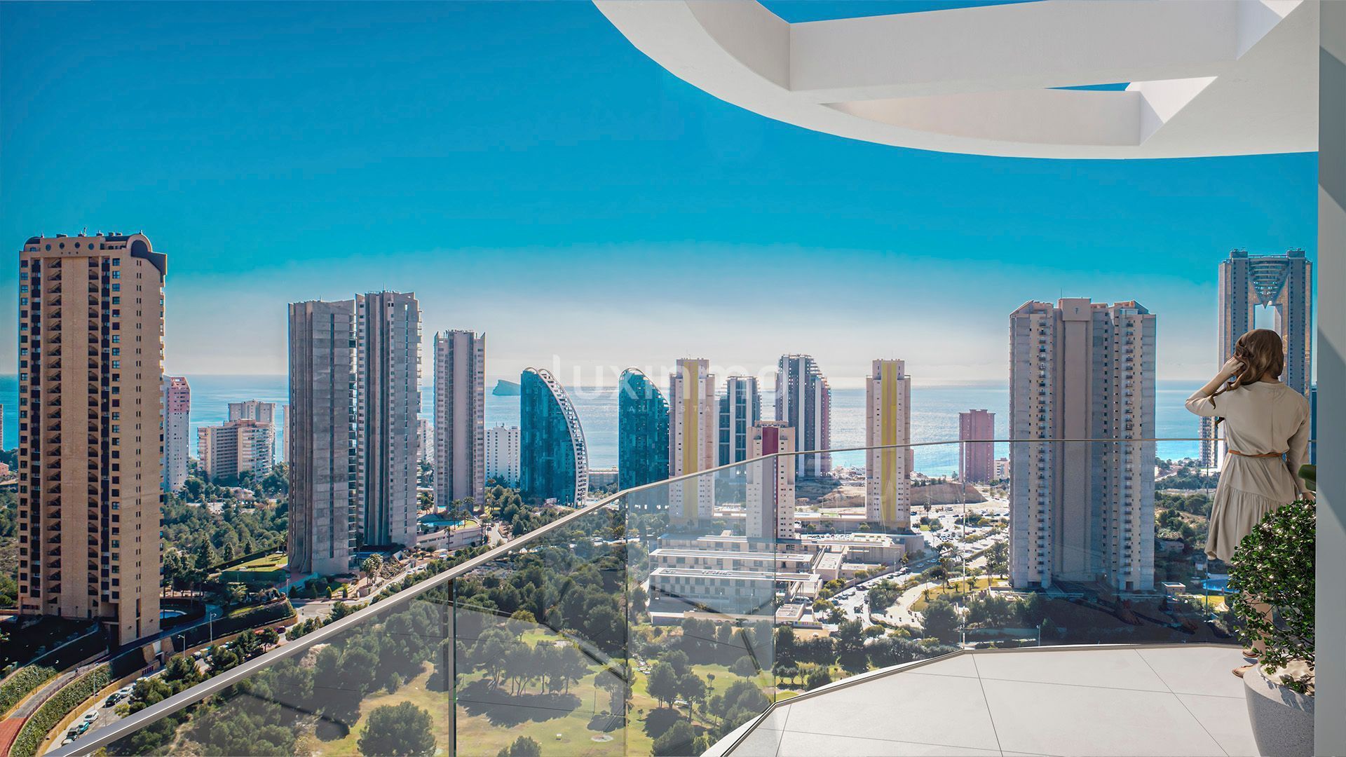 Vista exterior de Àtic en venda en Benidorm amb Aire condicionat, Calefacció i Jardí privat