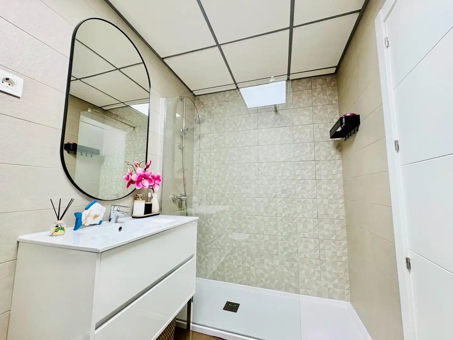 Baño de Planta baja de alquiler en Vélez-Málaga con Aire acondicionado, Calefacción y Jardín privado