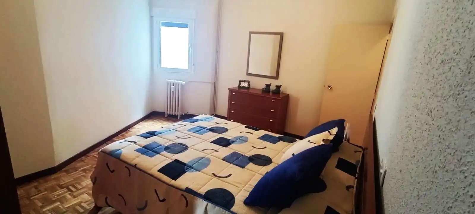 Dormitori de Pis en venda en Zamora Capital  amb Calefacció i Parquet