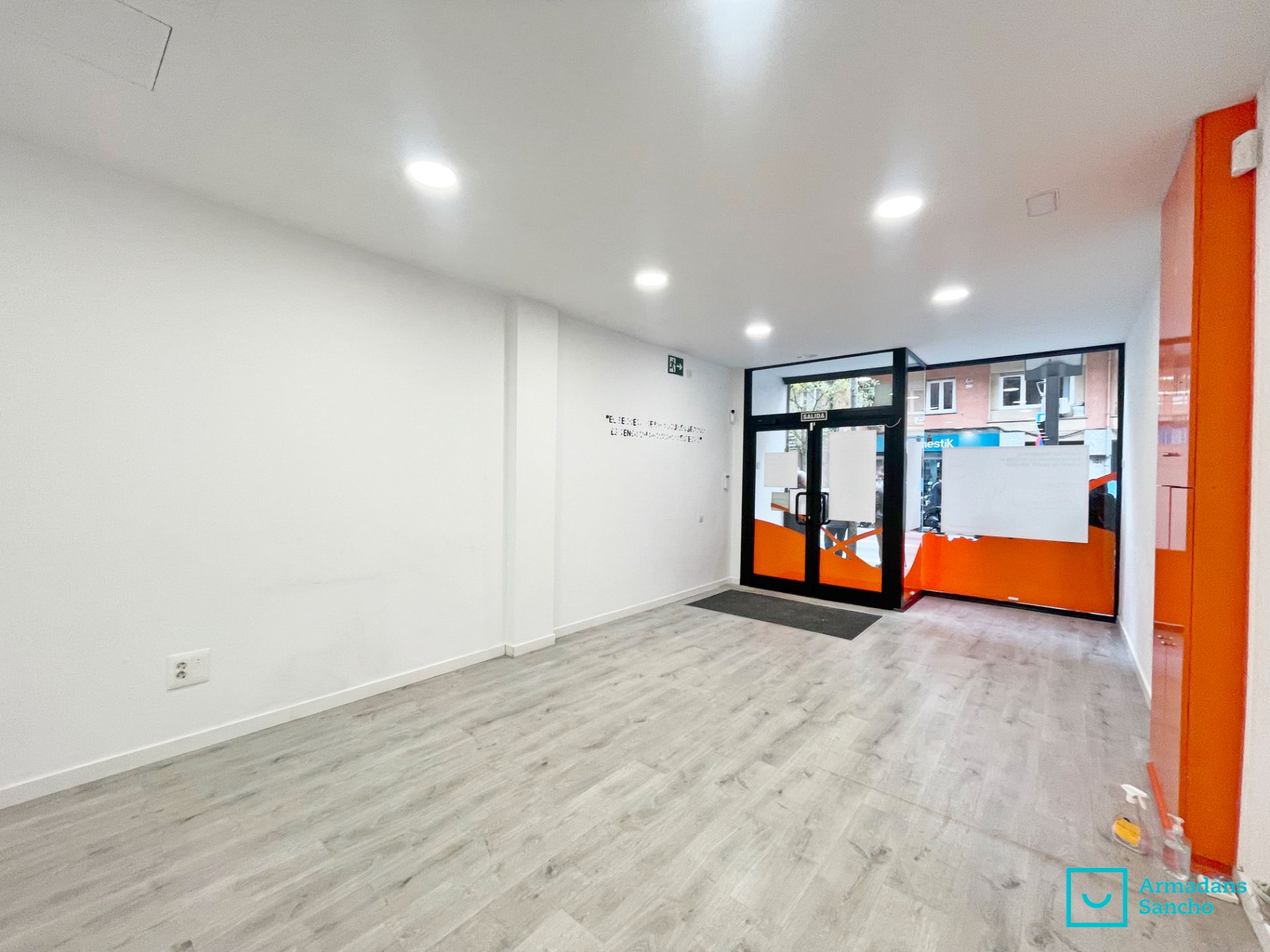 Premises to rent in L'Hospitalet de Llobregat  with Air Conditioner, Heating and Parquet flooring