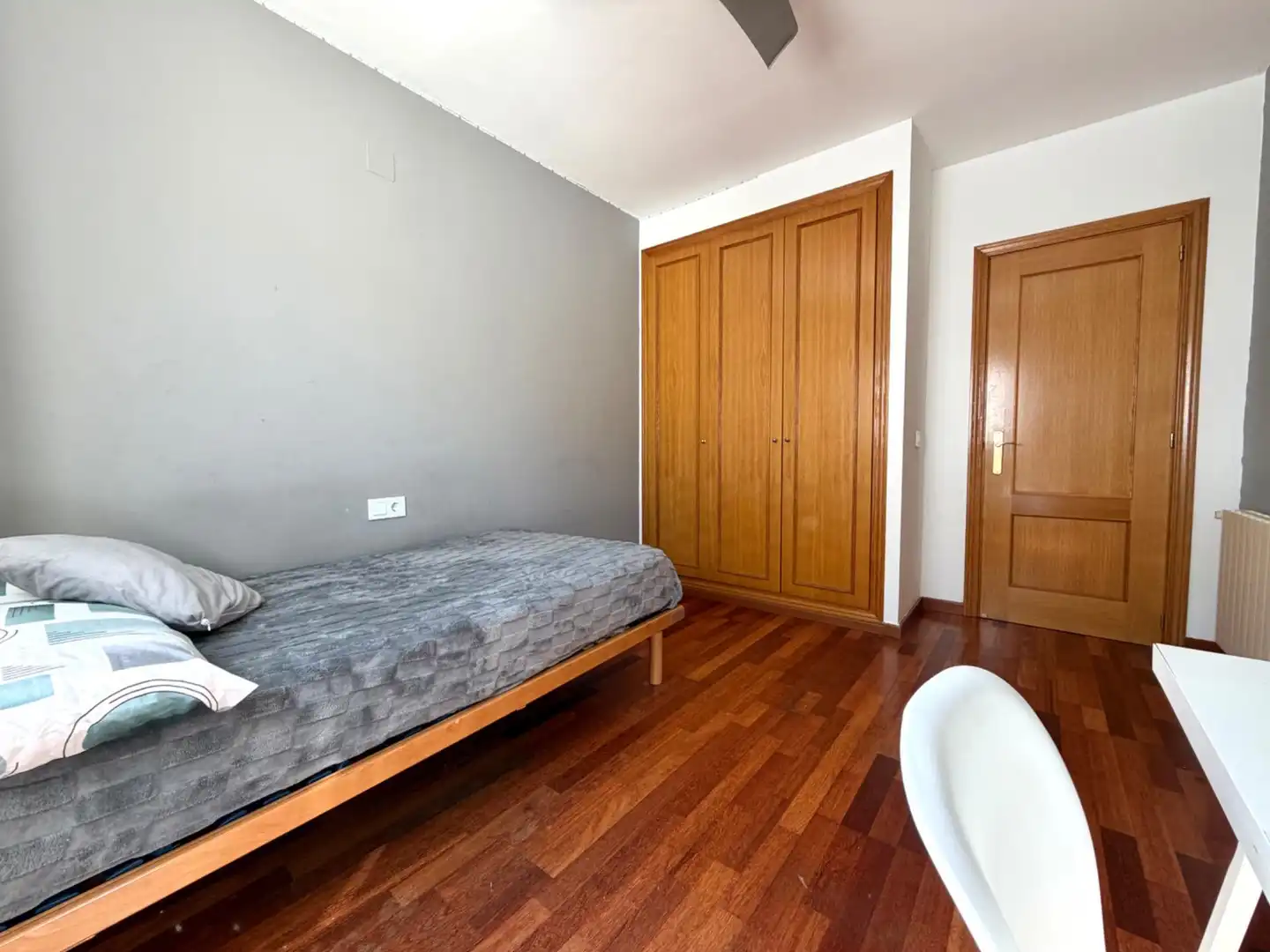 Bedroom of Attic for sale in Burjassot  with Air Conditioner, Heating and Terrace